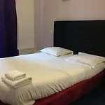 Hotel Couleurs Sud Avec Ascenseur Et Restaurant Gare 3*