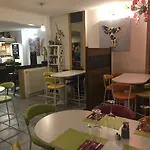 Couleurs Sud Avec Ascenseur Et Restaurant Gare