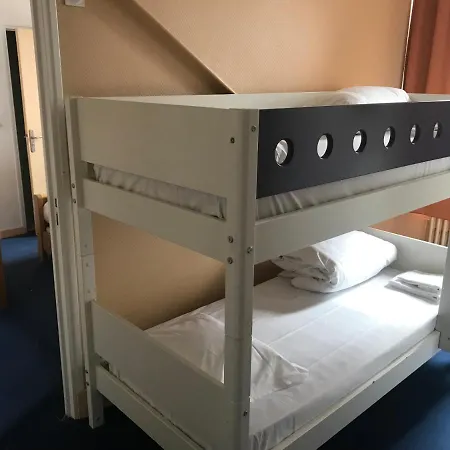 Hotel Couleurs Sud 46 Chambres Avec Ascenseur Et Restaurant Centre Ville-Gare Charleville-Mezieres 3*