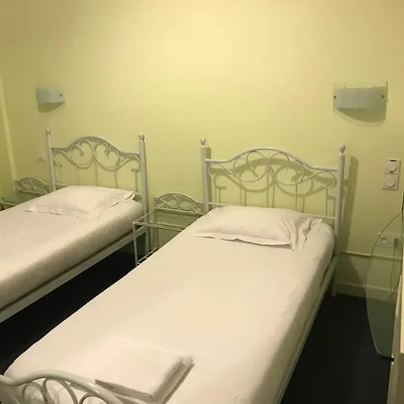 Hotel Couleurs Sud Centre-ville Gare 3*