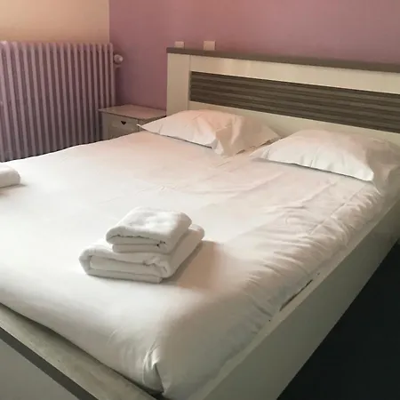 Hotel Couleurs Sud 46 Chambres Avec Ascenseur Et Restaurant Centre Ville-Gare Charleville-Mezieres Charleville-Mezieres