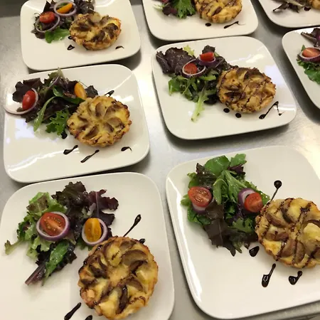 Hotel Couleurs Sud Centre-ville Gare 3*