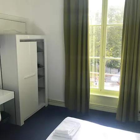 Hotel Couleurs Sud 46 Chambres Avec Ascenseur Et Restaurant Centre Ville-Gare Charleville-Mezieres Hotel
