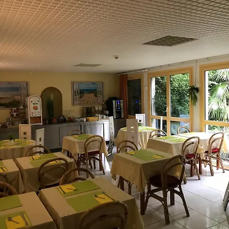 Hotel Couleurs Sud 46 Chambres Avec Ascenseur Et Restaurant Centre Ville-Gare Charleville-Mezieres