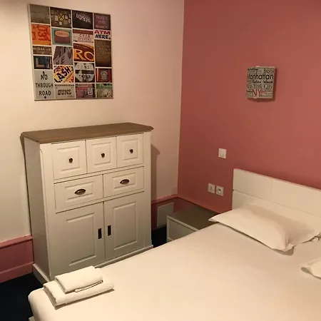 Hotel Couleurs Sud Centre-ville Gare 3*