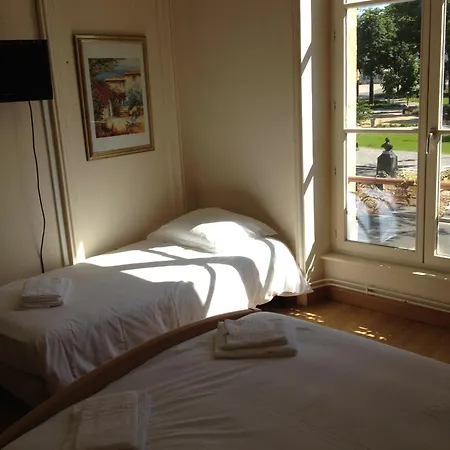 Hotel Couleurs Sud Centre-ville Gare 3*