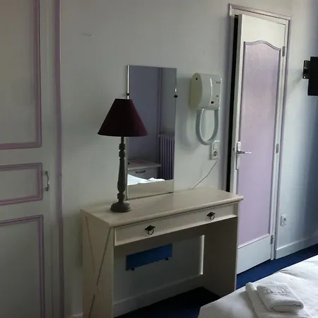 Hotel Couleurs Sud Centre-ville Gare 3*