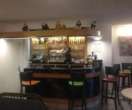 Hotel Couleurs Sud Centre-ville Gare 3*