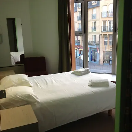Hotel Couleurs Sud 46 Chambres Avec Ascenseur Et Restaurant Centre Ville-Gare Charleville-Mezieres 3*