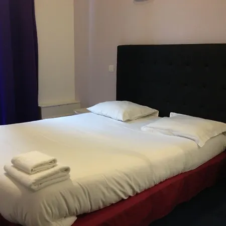 Hotel Hotel Couleurs Sud 46 Chambres Avec Ascenseur Et Restaurant Centre Ville-Gare Charleville-Mezieres 3*