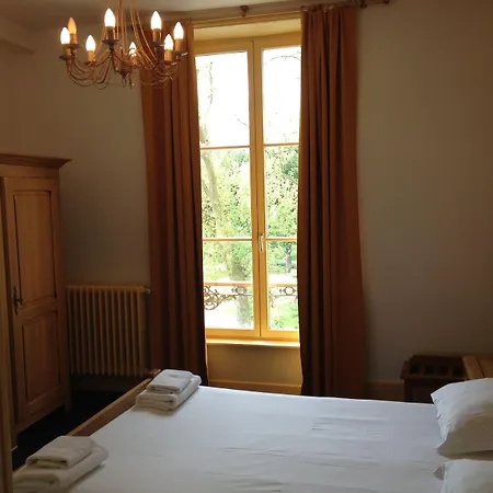 Hotel Couleurs Sud 46 Chambres Avec Ascenseur Et Restaurant Centre Ville-Gare Charleville-Mezieres 3*