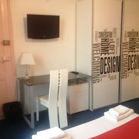 Hotel Couleurs Sud 46 Chambres Avec Ascenseur Et Restaurant Centre Ville-Gare Charleville-Mezieres Hotel