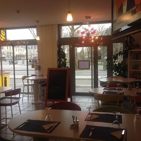 Hotel Couleurs Sud 46 Chambres Avec Ascenseur Et Restaurant Centre Ville-Gare Charleville-Mezieres