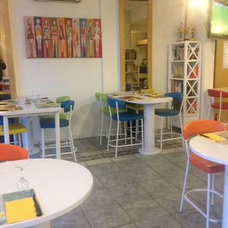 Hotel Couleurs Sud 46 Chambres Avec Ascenseur Et Restaurant Centre Ville-Gare Charleville-Mezieres Hotel