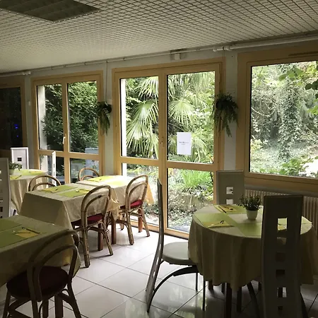 Hotel Couleurs Sud 46 Chambres Avec Ascenseur Et Restaurant Centre Ville-Gare Charleville-Mezieres 3*