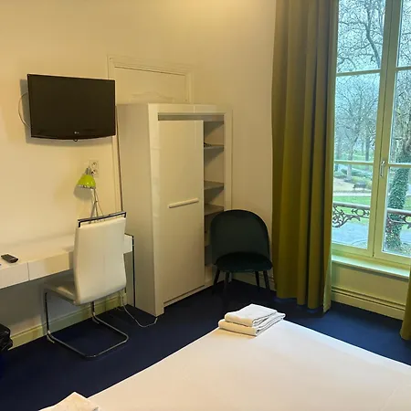 Hotel Hotel Couleurs Sud 46 Chambres Avec Ascenseur Et Restaurant Centre Ville-Gare Charleville-Mezieres Charleville-Mezieres