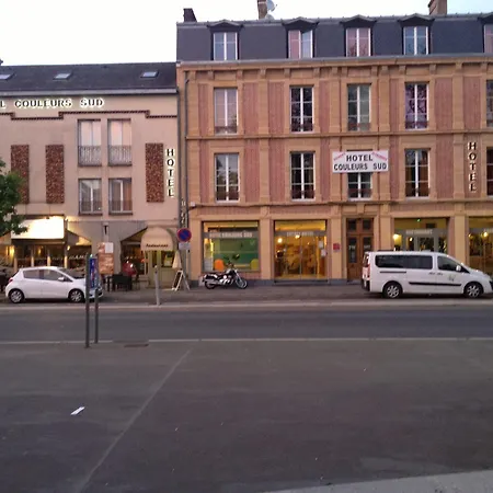 Hotel Couleurs Sud Centre-ville Gare 3*