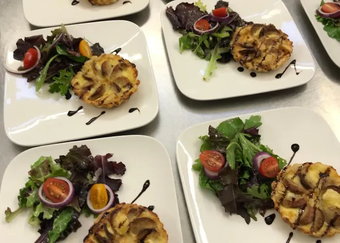 Hotel Couleurs Sud Centre-ville Gare Charleville-mézières 3*