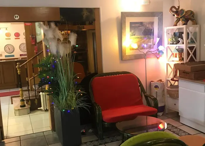 Couleurs Sud Centre-ville Gare מלון