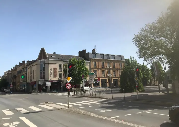 Couleurs Sud Centre-ville Gare Charleville-mézières Hotel Charleville-Mézières