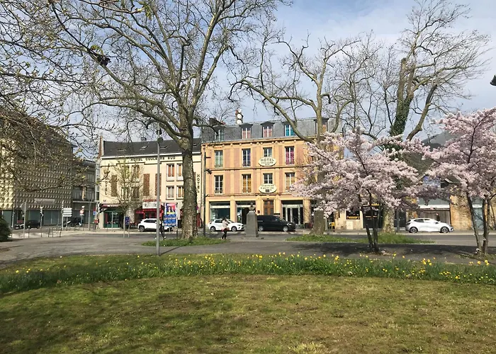 Couleurs Sud Centre-ville Gare Charleville-mézières 3* Charleville-Mézières