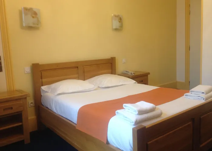 Couleurs Sud Centre-ville Gare מלון 3*