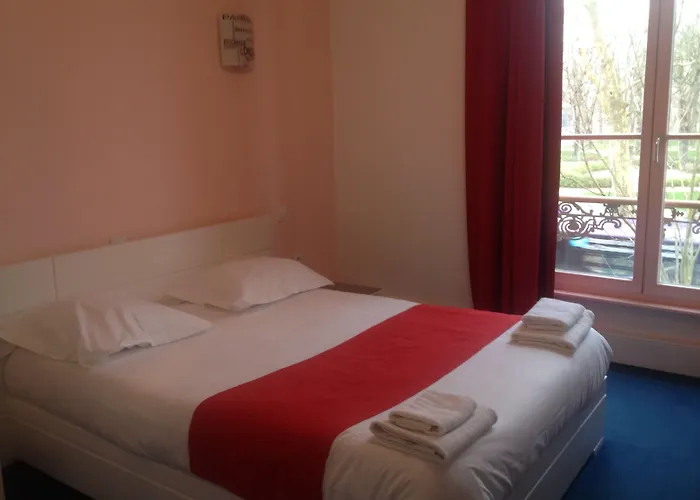 Couleurs Sud Centre-ville Gare Charleville-mézières 3* Charleville-Mézières