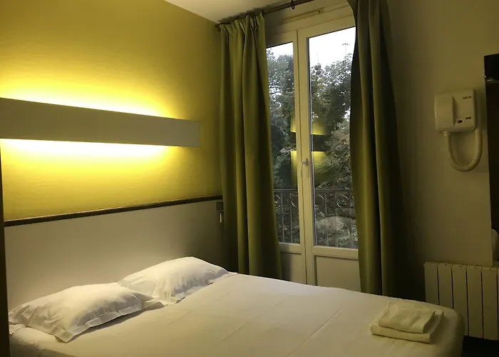 Couleurs Sud Centre-ville Gare 3* Charleville-Mézières