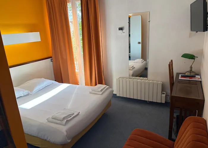 Couleurs Sud Centre-ville Gare 3* Charleville-Mézières